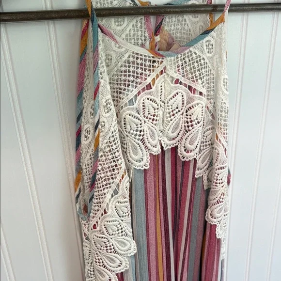 entro Multi-colored Striped Top - Picture 4 of 7